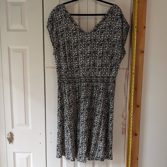 Black & white print dress 16 - Picture 1 of 11